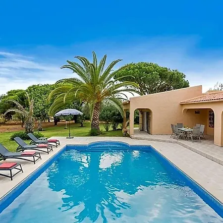 Ferrarias Sleeps 6 With Pool Air Con And Wifi *
