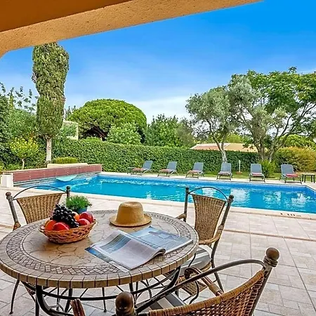 Ferrarias Sleeps 6 With Pool Air Con And Wifi