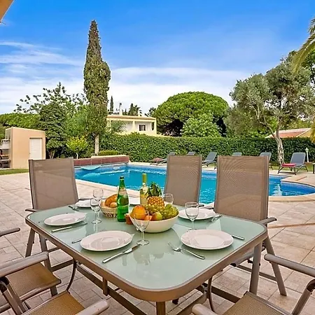 Ferrarias Sleeps 6 With Pool Air Con And Wifi Villa Ferrarias (Loule)