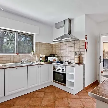 Ferrarias Sleeps 6 With Pool Air Con And Wifi