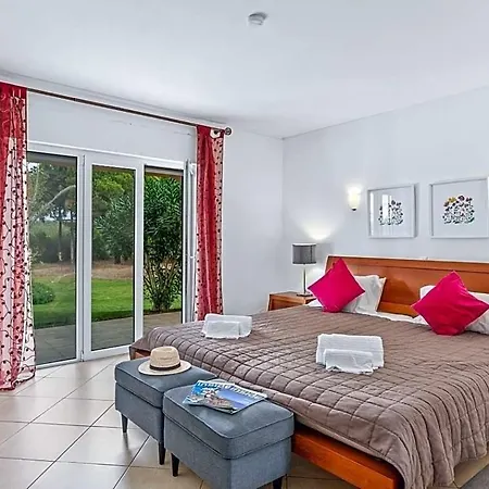 Villa Ferrarias Sleeps 6 With Pool Air Con And Wifi Ferrarias (Loule)