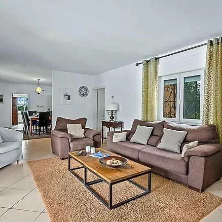 Ferrarias Sleeps 6 With Pool Air Con And Wifi Villa